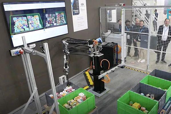 国际物流资讯 人形机器人Digit功能更新；ABB 考虑分拆机器人业务；Locus Robotics 拣选量突破 50 亿件(图2)