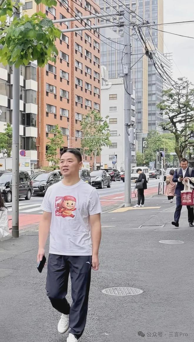 刘强东“硬核”下一线：送外卖、当讲师京东答卷来了(图3)