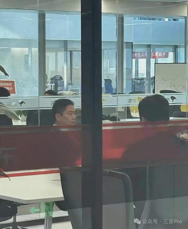 刘强东“硬核”下一线：送外卖、当讲师京东答卷来了(图1)