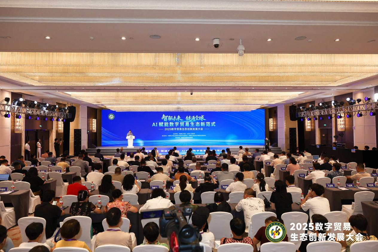 仓储机器人再“上新”！国内首个三维移动机器人货到人立库系统正式发布(图3)